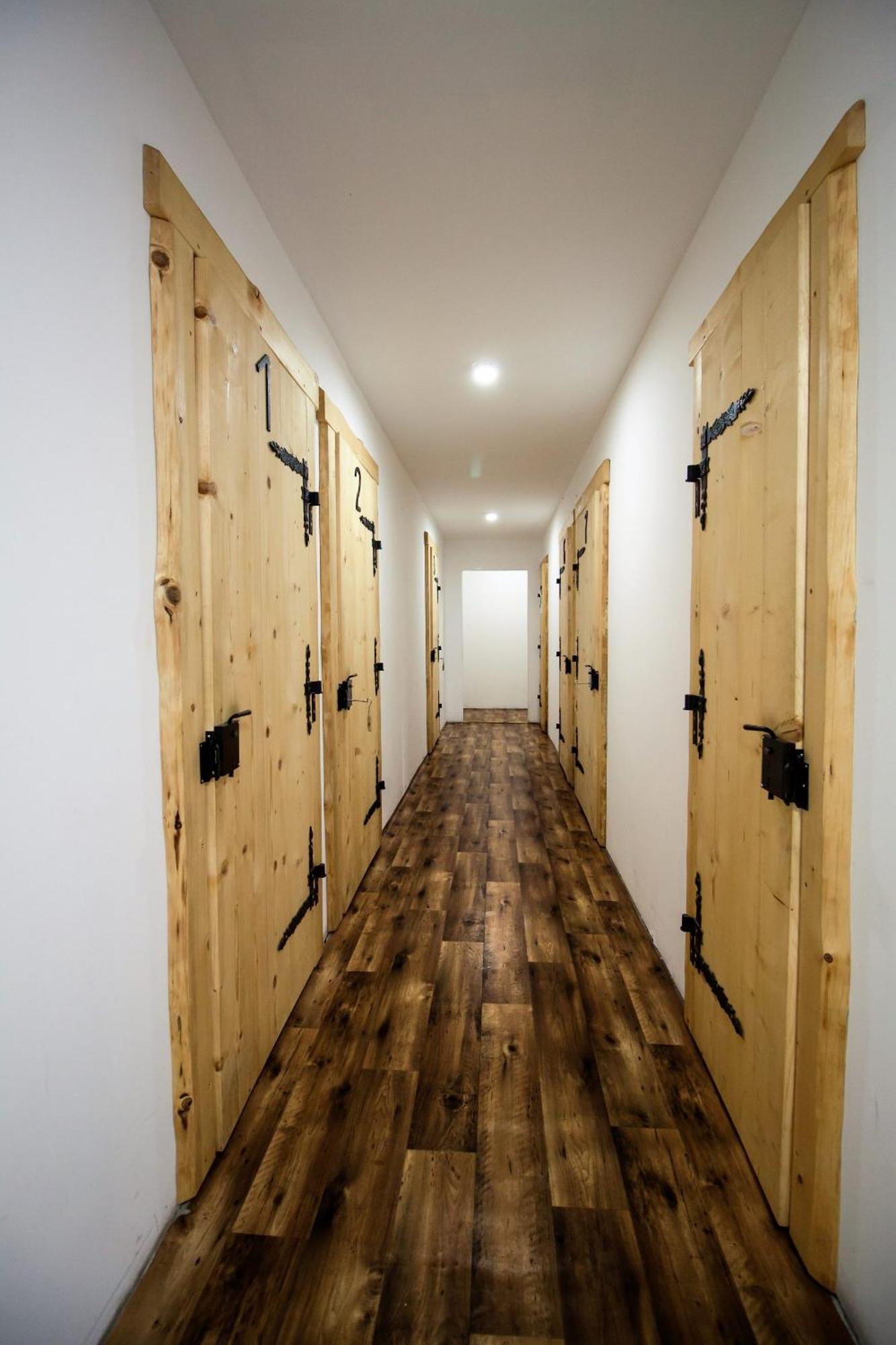Kremenaros Hostel อุสชิกีกูร์เน ภายนอก รูปภาพ