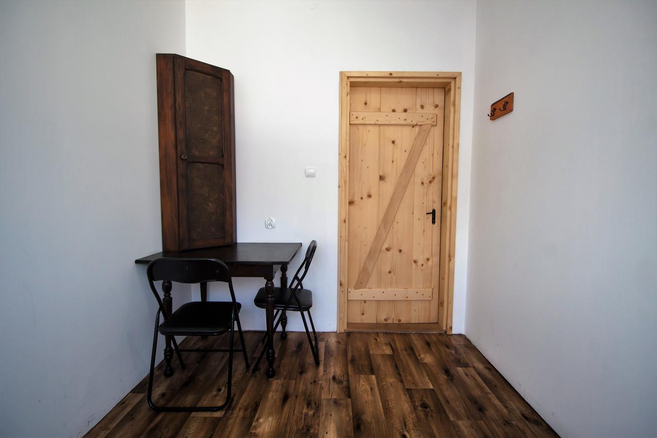 Kremenaros Hostel อุสชิกีกูร์เน ภายนอก รูปภาพ