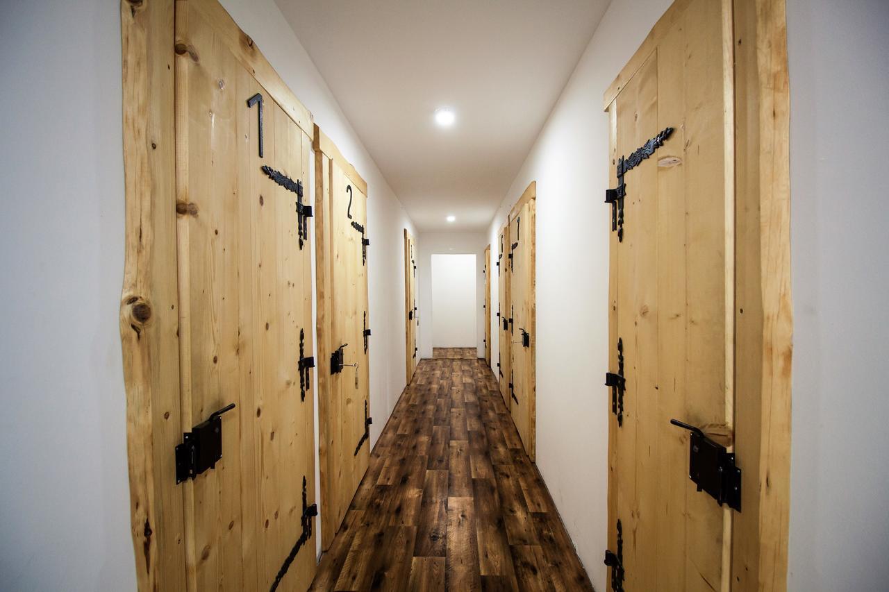 Kremenaros Hostel อุสชิกีกูร์เน ภายนอก รูปภาพ